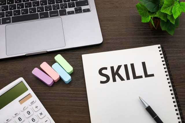 skillと書かれたメモ帳